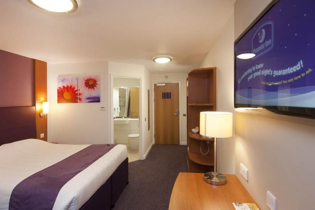 Dundee East Premier Travel Inn Exteriör bild